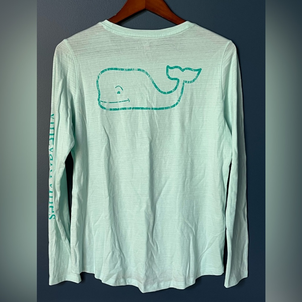 Vineyard Vines womens size small long sleeve t shirt. 1105